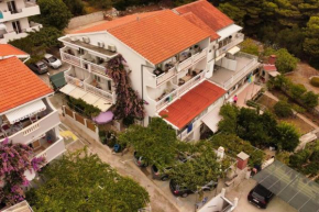 Apartments with a parking space Zivogosce - Blato, Makarska - 21271